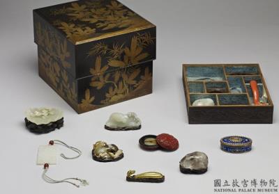 图片[3]-Curio box with maki-e pine-and-bamboo painting (41 items, including wood chest), Qing dynasty (1644-1911)-China Archive